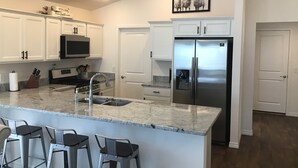 Private kitchen - 1959 Stenerson St (Wildwood)
