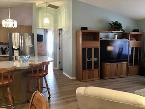 House, Multiple Beds, Jetted Tub, Golf View | Private kitchen | Fridge, microwave, oven, stovetop