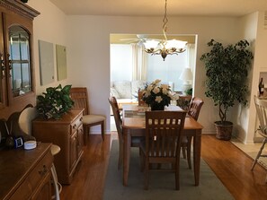 House, Multiple Beds, Lanai, Garden View | Dining - 9262 SE 179th Wesley St (The Villages)