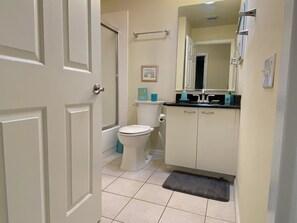 House, Multiple Beds, Lanai, Golf View | Bathroom - 1616 Kiley Ct (Lady Lake)