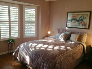 Casa, varias camas, patio, vista al jardín | 3 habitaciones y wifi gratis 