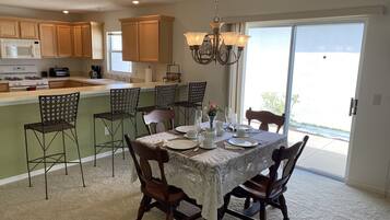 Vila, Beberapa Tempat Tidur, dapur, pemandangan kebun | Tempat makan