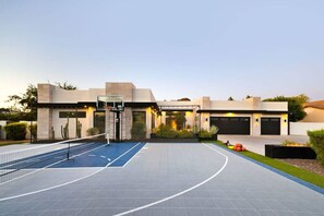 Sport court
