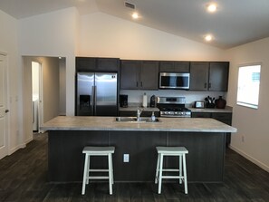 Villa, Multiple Beds, Lanai, Garden View | Private kitchen | Fridge, microwave, oven, stovetop - 1822 Trimarche Ter (Wildwood)