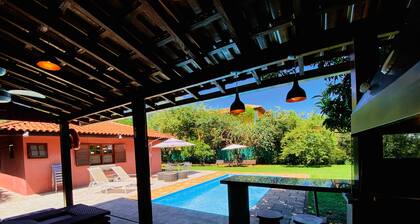 Excelente casa térrea na Granja Viana