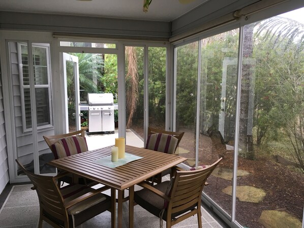 Casa, letti multipli, lanai, vista giardino | Ristoranti