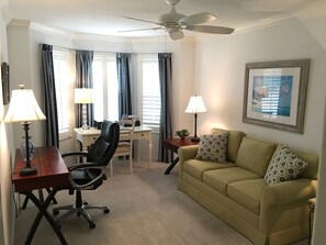 House, Multiple Beds, Lanai, Garden View | Living area | TV