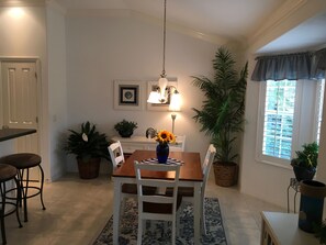 House, Multiple Beds, Lanai, Garden View | Dining
