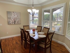 Rumah, Beberapa Tempat Tidur, akses ke kolam renang, pemandangan lapangan golf | Tempat makan