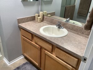 別墅, 多張床, 庭院, 花園景觀 | 浴室