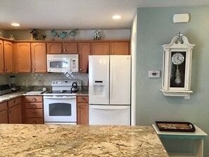 Villa, Multiple Beds, Patio, Garden View | Private kitchen | Fridge, microwave, oven, stovetop