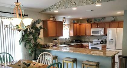 435 Flossmoor Court