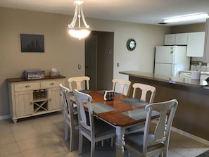 Dining - 2386 Mcclellenville Ter (The Villages)