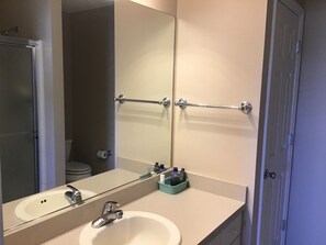 House, Multiple Beds, Lanai, Garden View | Bathroom - 2386 Mcclellenville Ter (The Villages)