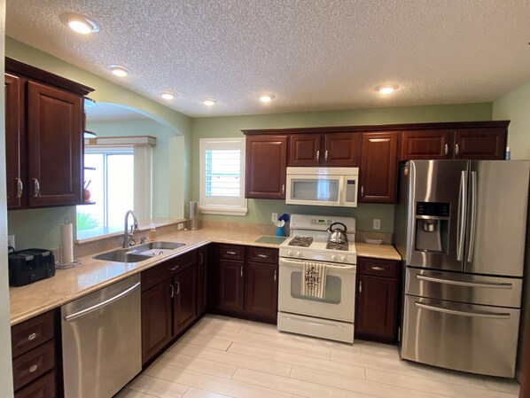 Vila, 2 Tempat Tidur Queen, beranda, pemandangan kebun | Dapur pribadi | Lemari es, microwave, oven, dan kompor