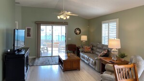 Living area - 709 Sherwood St (The Villages)