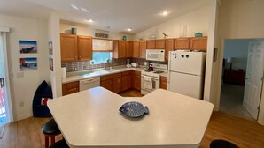 House, Multiple Beds, Lanai, Garden View | Private kitchen - 1405 Murrells Inlet Loop (The Villages)
