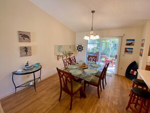 House, Multiple Beds, Lanai, Garden View | Dining - 1405 Murrells Inlet Loop (The Villages)