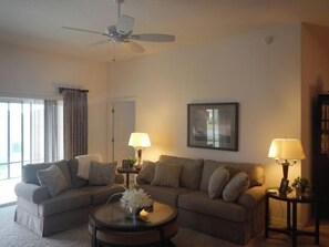 House, Multiple Beds, Lanai, Garden View | Living area | TV