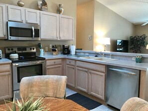 Villa, Multiple Beds, Lanai, Garden View | Private kitchen | Fridge, microwave, oven, stovetop