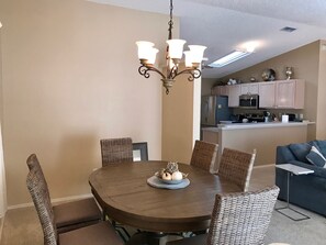 Villa, Multiple Beds, Lanai, Garden View | Dining - 2816 Burgos Dr (The Villages)