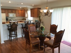 Villa, Multiple Beds, Garden View | Dining - 1037 Reidville Rd (The Villages)