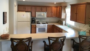 Villa, Multiple Beds, Garden View | Private kitchen - 1037 Reidville Rd (The Villages)