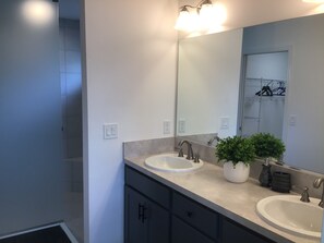 Bathroom - 1826 Trimarche Ter (Wildwood)