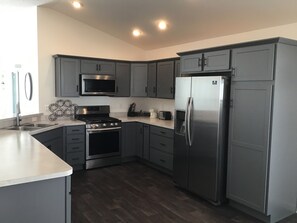 Villa, Multiple Beds, Kitchen, Garden View | Private kitchen | Fridge, microwave, oven, stovetop