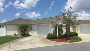 Unclassified image, 5 of 24, button - 977 Tanglewood Pl (The Villages)