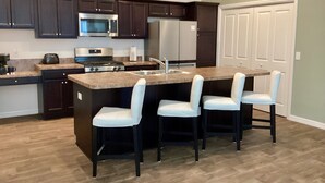 Villa, Multiple Beds, Garden View | Private kitchen - 347 Logan Street (The Villages)