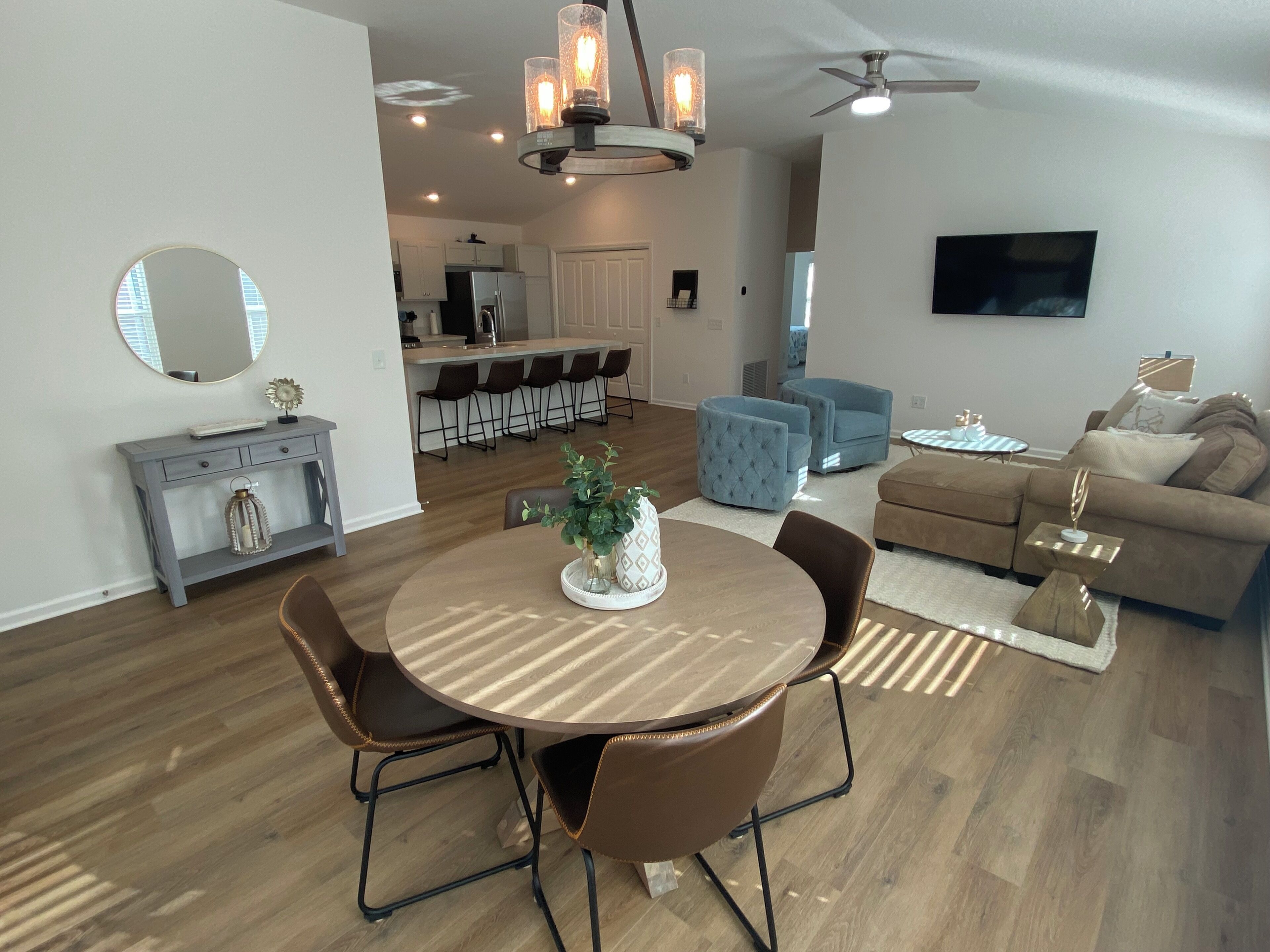 Rumah, Beberapa Tempat Tidur, dapur, pemandangan kebun | Tempat makan