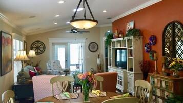 Villa, Multiple Beds, Lanai, Garden View | Dining