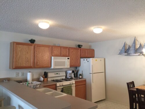 421 Canterbury Ct