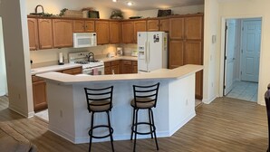 Villa, Multiple Beds, Lanai, Garden View | Private kitchen - 1081 Burnettown Pl (The Villages)
