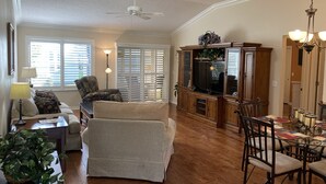 House, Multiple Beds, Lanai, Garden View | Living area - 2010 San Leonardo Way (Lady Lake)