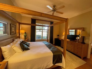 Casa, várias camas, varanda coberta, vista para o campo de golfe | 3 quartos, Wi-Fi de cortesia