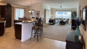 Villa, Plusieurs lits, lanai, vue sur le jardin | Cuisine privée