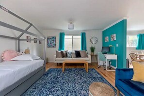 2 Schlafzimmer, Schreibtisch, Reisekinderbett, kostenloses WLAN