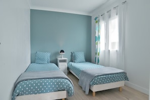 2 chambres, fer et planche à repasser, Wi-Fi gratuit, draps fournis