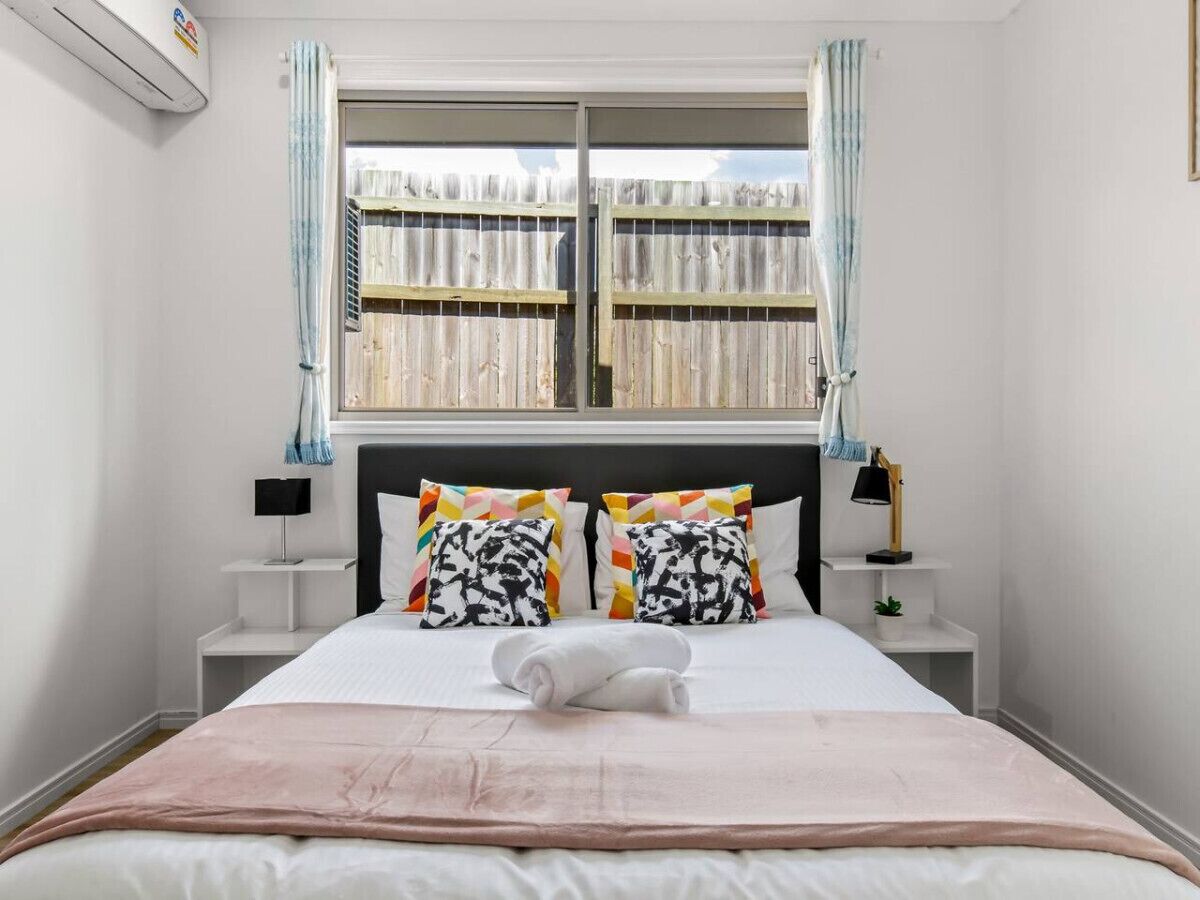 4 bedrooms, desk, iron/ironing board, free WiFi