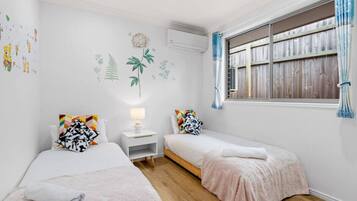 4 soveværelser, skrivebord, strygejern/strygebræt, gratis Wi-Fi