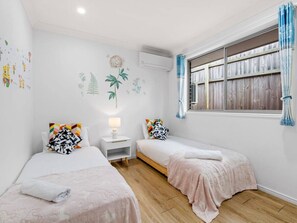 4 chambres, bureau, fer et planche à repasser, Wi-Fi gratuit