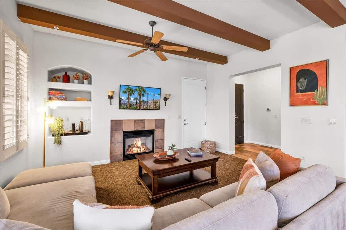 TV, fireplace, offices