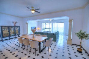 Dining - Beautifully furnished seafront 4 bedrooms GOSLM4 (Sliema)