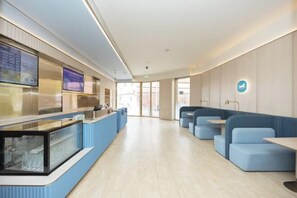 Lobby lounge - HanTing Hotel (Shanghai Jing'an Daning Park) (Shanghai)