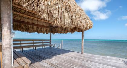 Panoramic loft with beach, pool, canoe, dock, & grill access - scenic balcony