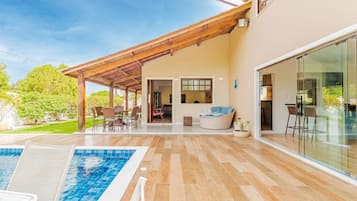 Chalet | Outdoor dining