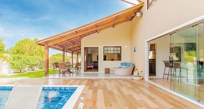 GB77 Ótima Casa 5 Quartos com Piscina