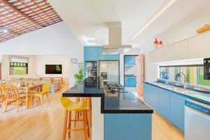 Full-sized fridge, microwave, coffee/tea maker, cookware/dishes/utensils